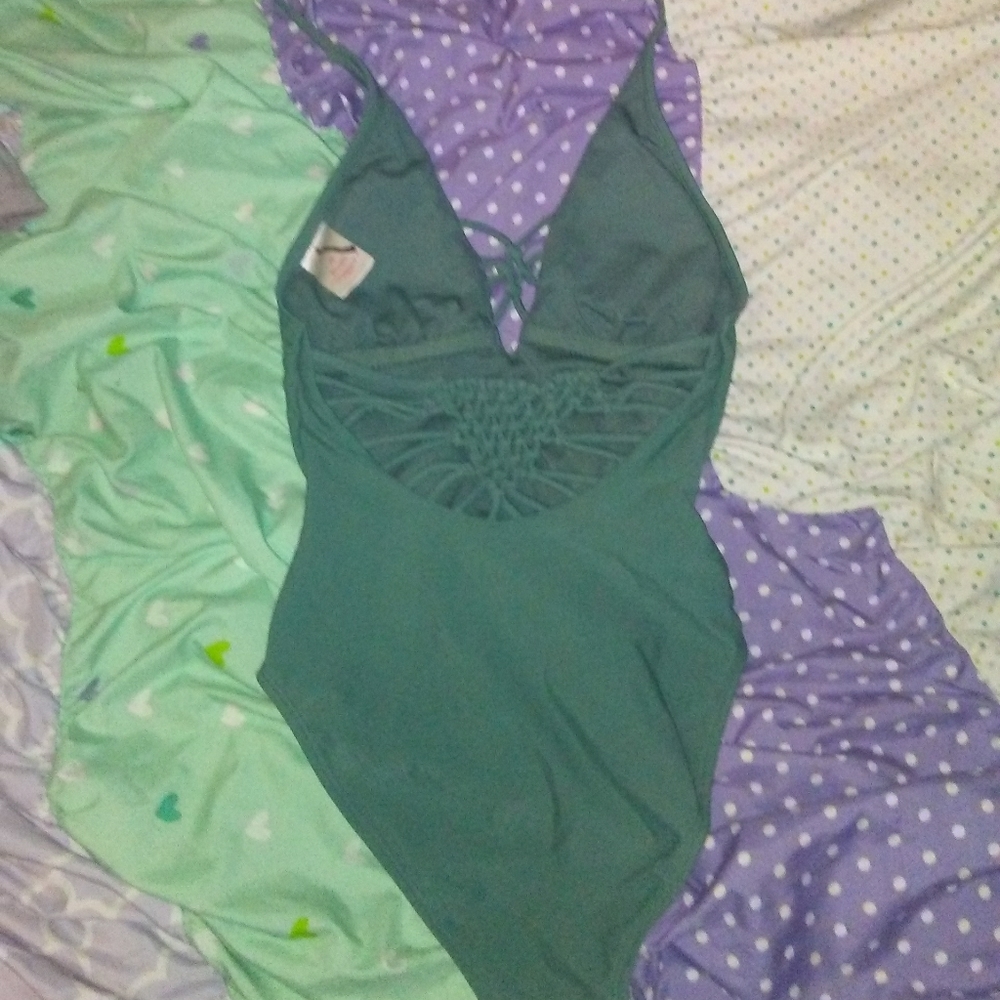 Swimsuit - Picture 2 of 5